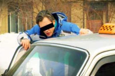 Полиция Коркино задержала напавших на таксиста