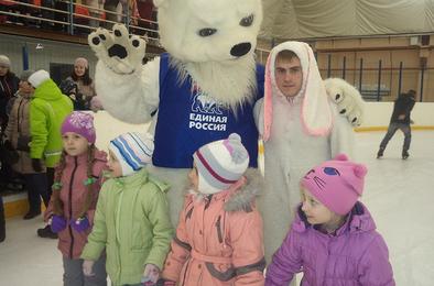 В Первомайском устроили «Ледовые забавы»
