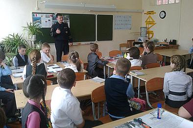 Полицейские Коркино побывали в школах