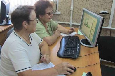 Две сотни коркинских пенсионеров обучат работе на компьютере
