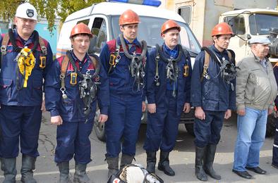 Смотр спасателей Коркинского района прошёл на Комсомольской площади