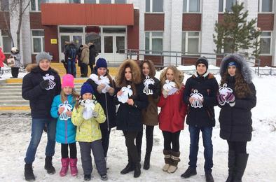 Ученики коркинской школы подарили мамам праздник