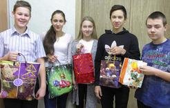Школьники Коркино собрали подарки ветеранам