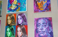 В выставочном зале Коркино – портреты великих