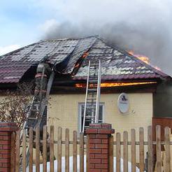 В понедельник в Коркино горели дома, автомобиль и сараи