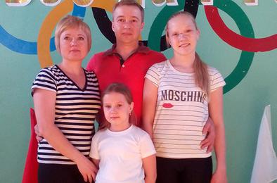 Школьники Коркино сдают ГТО вместе с родителями