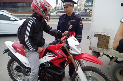 В Коркино мотоциклисты ездят без прав и нетрезвыми