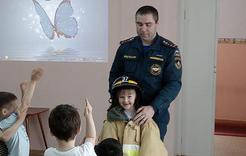 Детсадовцы Коркино побывали в роли пожарных