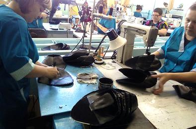 Коркинские ребята побывали на обувном производстве
