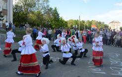День России жители Коркинского района отметили танцами 