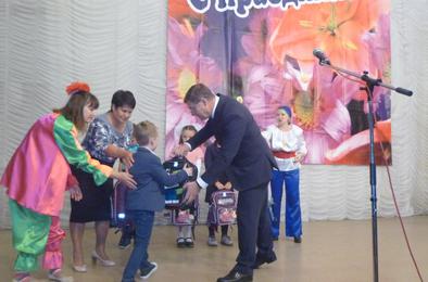 Первоклассников Коркинского района поздравили с праздником