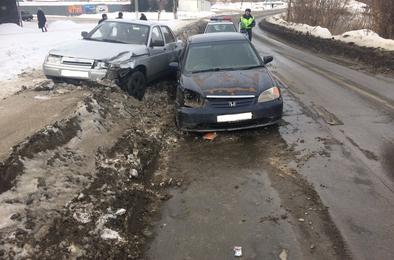 В Коркино столкнулись два автомобиля, ГИБДД просит быть внимательнее