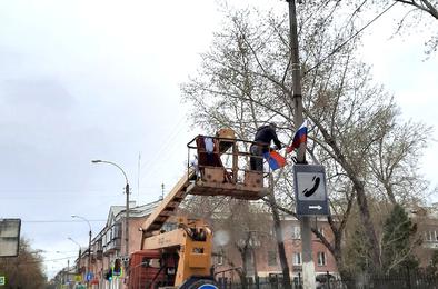 Улицы Коркино украшают к майским праздникам